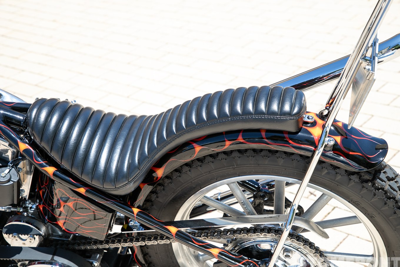 ショベルヘッドのロングフォークのフリスコチョッパー FL 1966年のシート