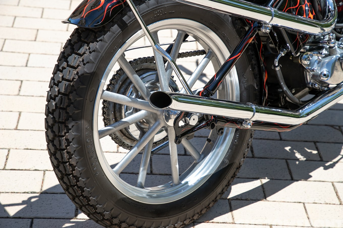 ショベルヘッドのロングフォークのフリスコチョッパー FL 1966年のリアタイヤ