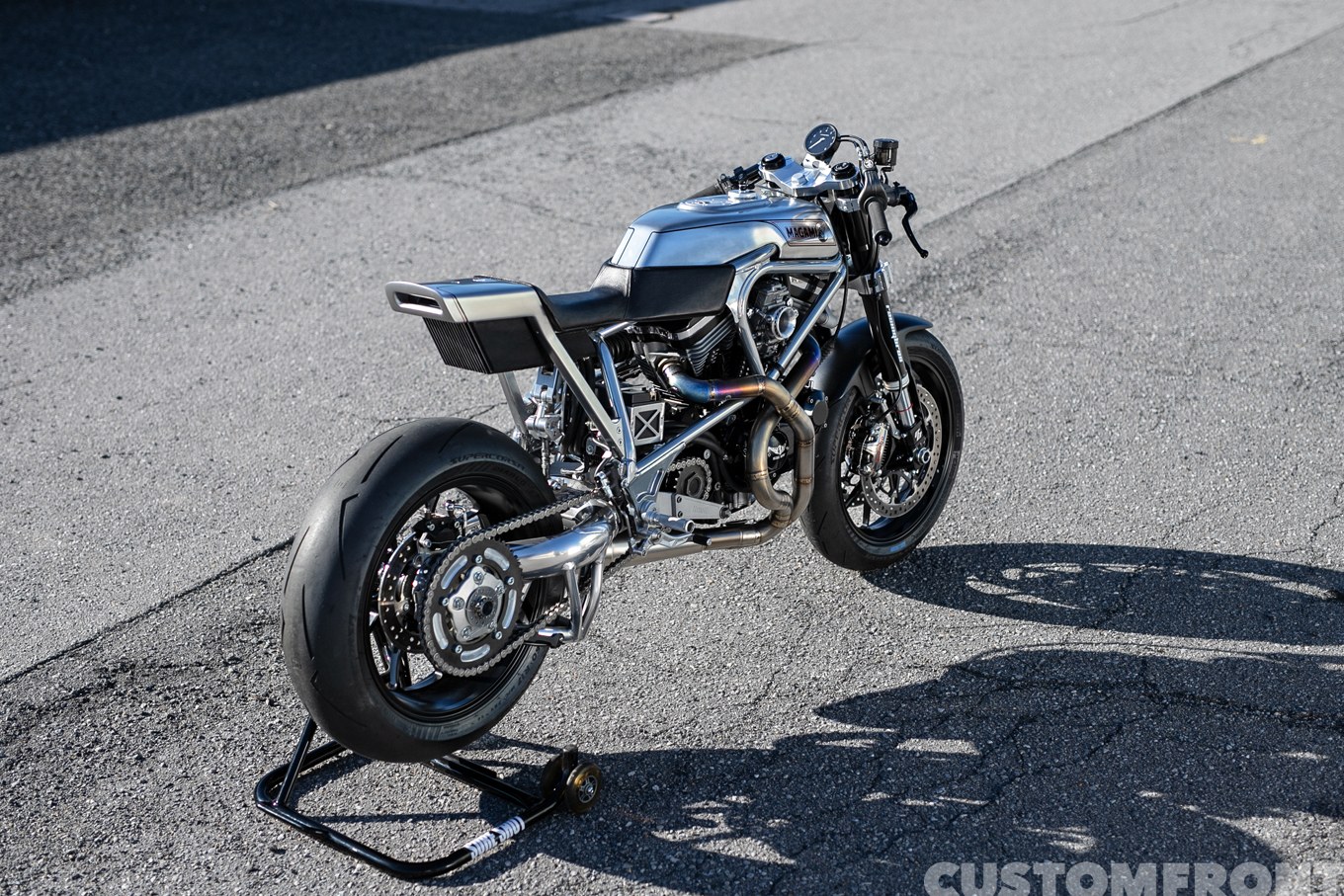 SURE SHOTのBUELL(ビューエル) S1Wのカフェスタイルのショーバイクカスタム