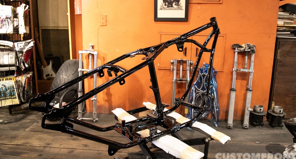 アーリースターズのフレーム修正と45ディグリーの内燃機加工