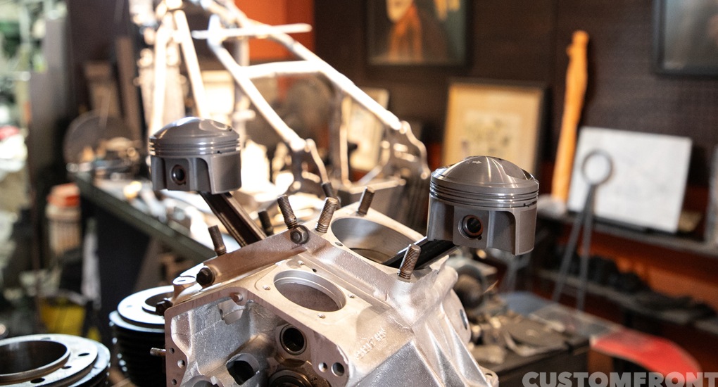 アーリースターズのエンジンワークと45ディグリー製「MAHLE」ピストン