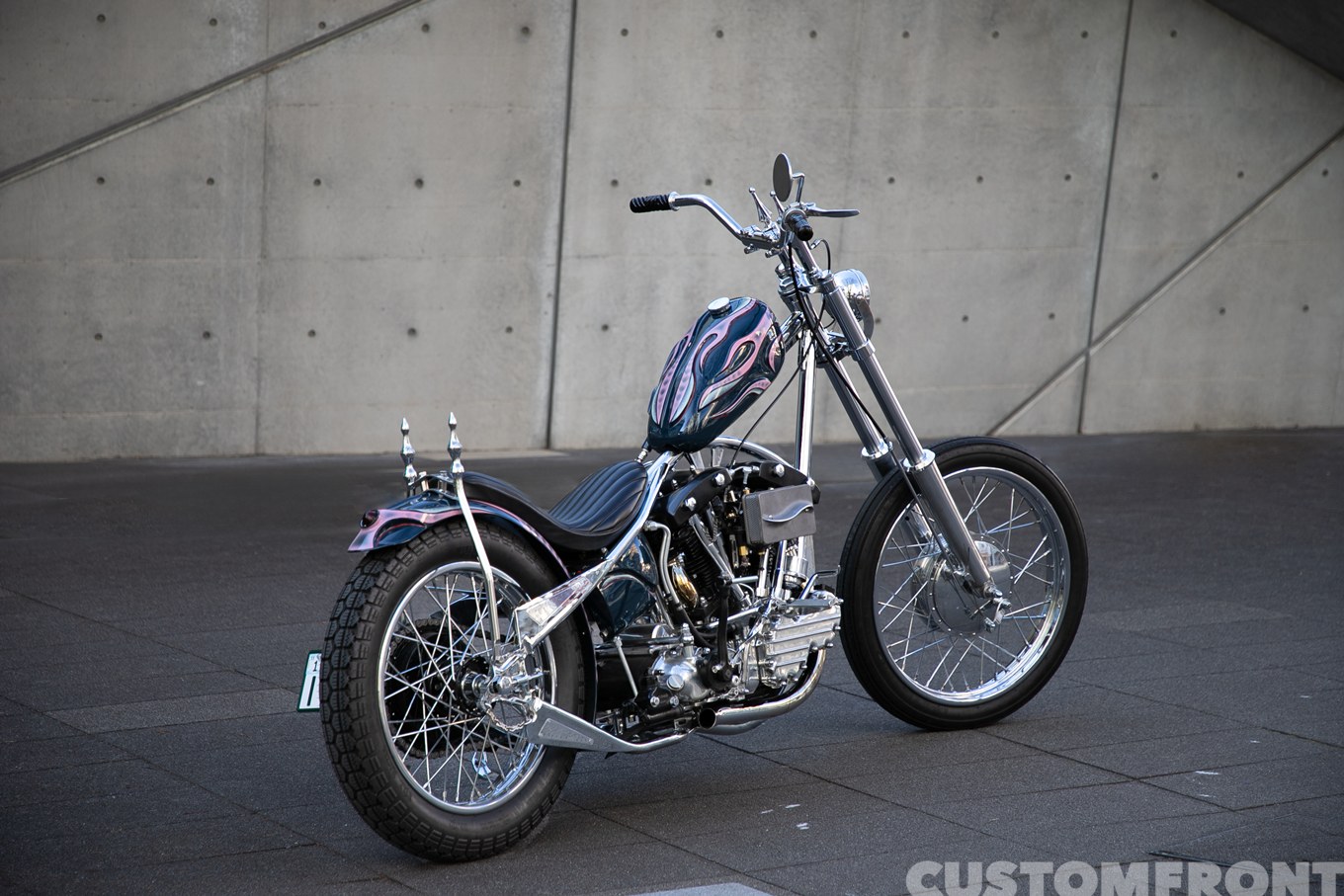 URAWUS MOTOR CYCLEのショベルヘッドのサバイバーチョッパー FL 1962年