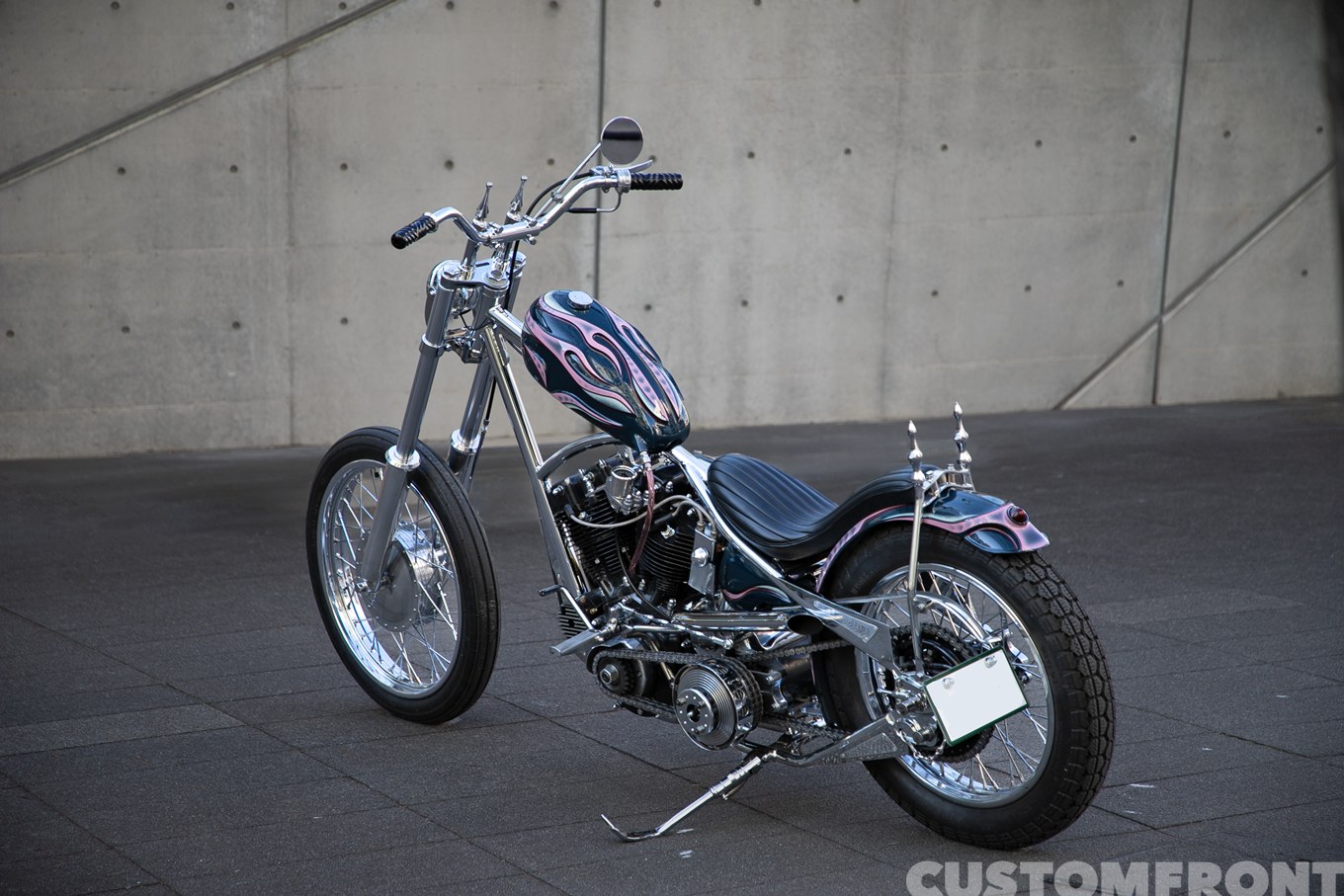 URAWUS MOTOR CYCLEのショベルヘッドのサバイバーチョッパー FL 1962年