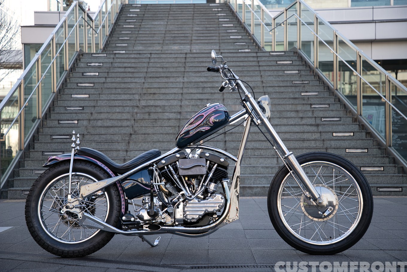 URAWUS MOTOR CYCLEのショベルヘッドのサバイバーチョッパー FL 1962年