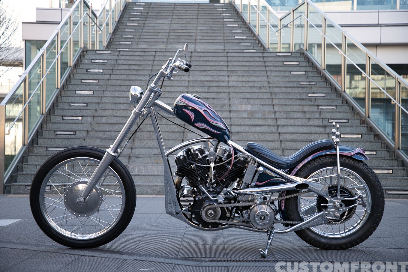 URAWUS MOTOR CYCLEのショベルヘッドのサバイバーチョッパー FL 1962年