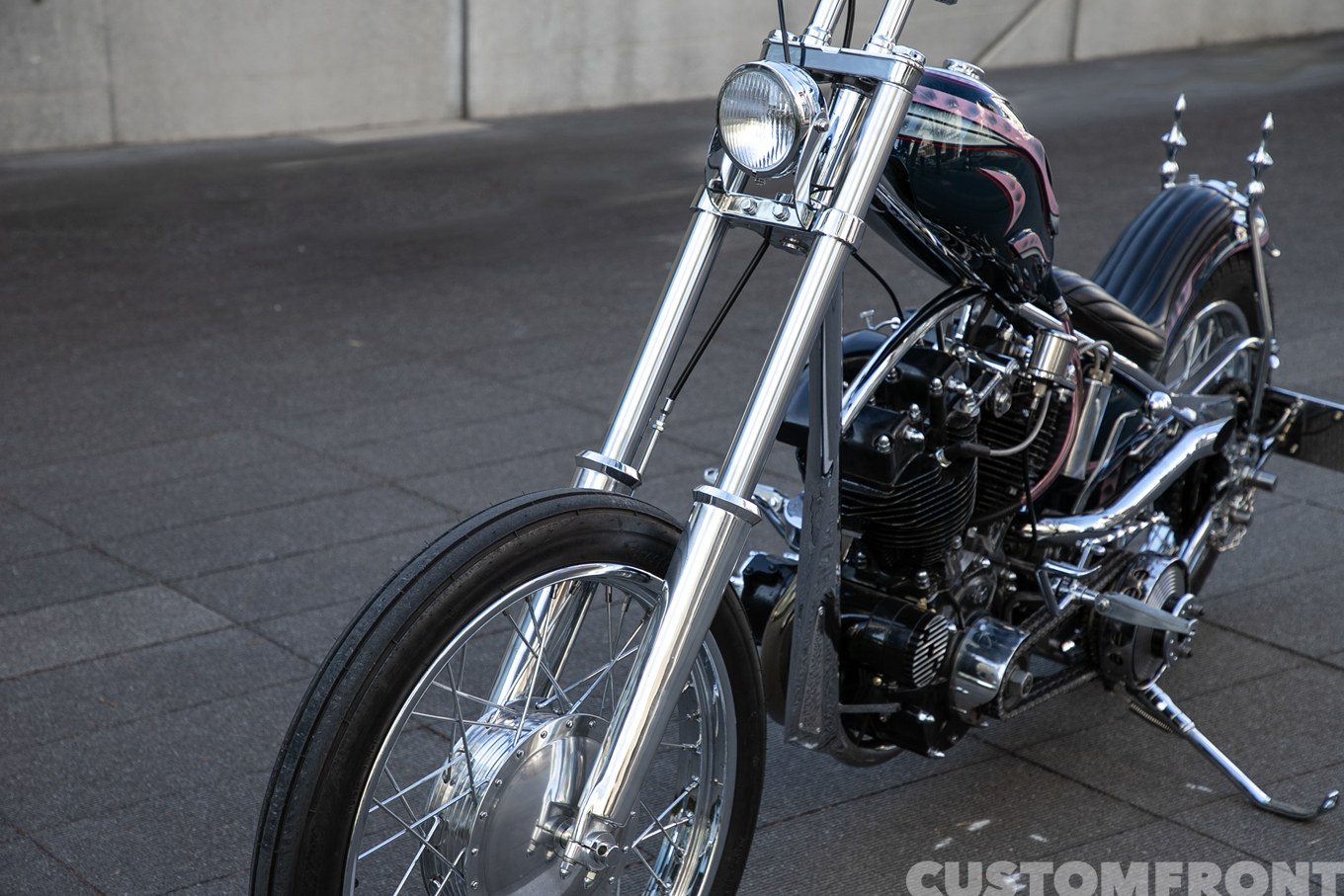 ショベルヘッドのサバイバーチョッパー FL 1962年のフロントフォーク