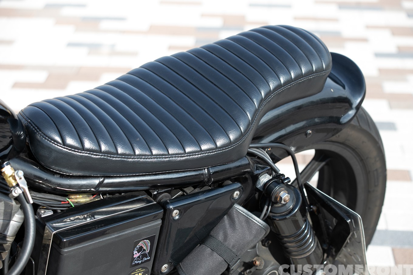 スポーツスター XL1200 1995年のストリートカスタムのシート