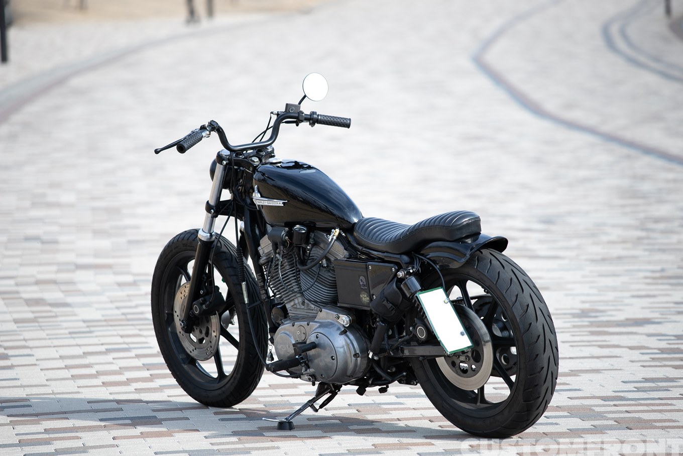 キックバックモーターサイクルのハーレー スポーツスター XL1200 1995年のストリートカスタム