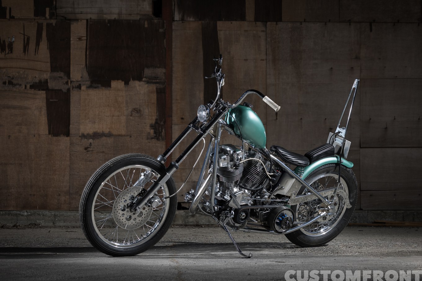 MAD LOUT MOTORCYCLEのハーレーショベルヘッドのメッキフレームのナロードチョッパー FXE 1980年