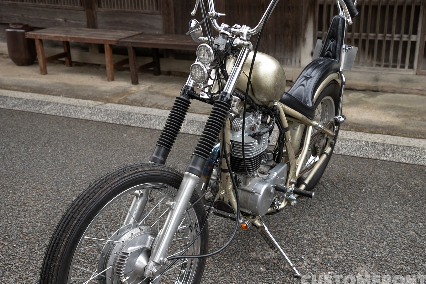 ヤマハ SR400のハードテイルチョッパーのフロントフォーク