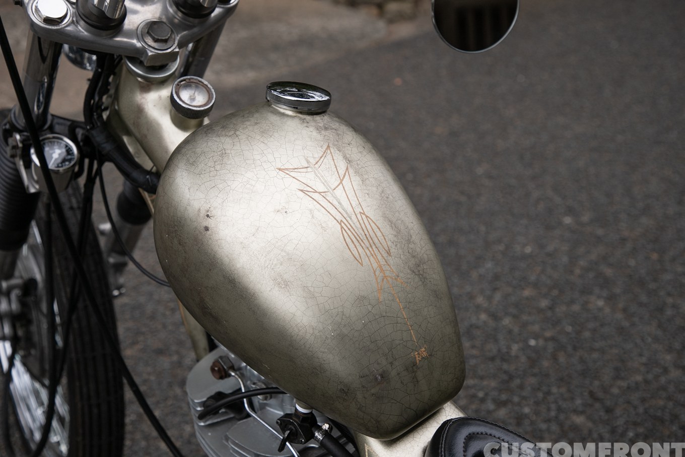 ヤマハ SR400のハードテイルチョッパーのガスタンク