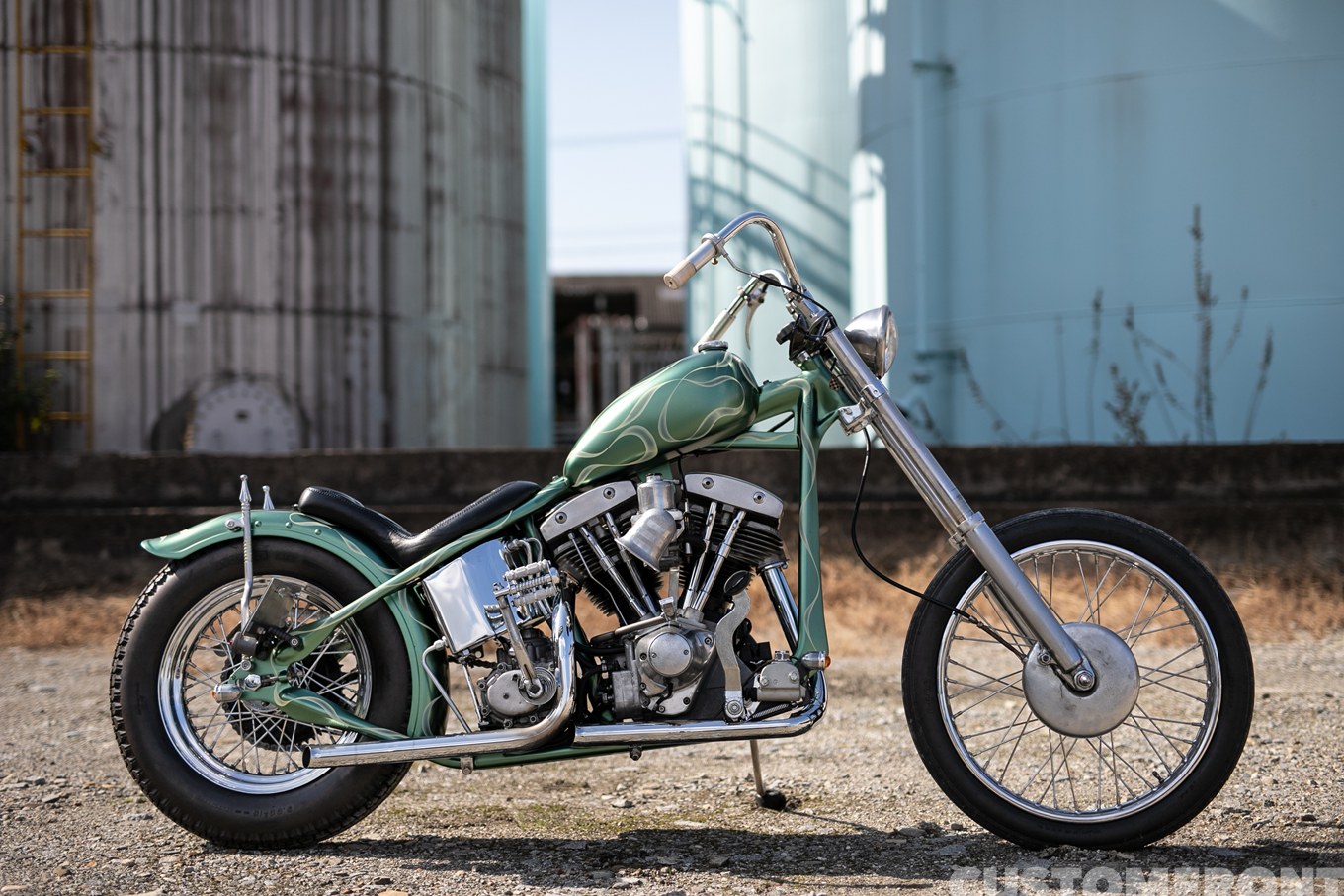 NUTS CUSTOM CYCLESのハーレー ショベルヘッドのオールドスクールのスムージングチョッパー 1979年