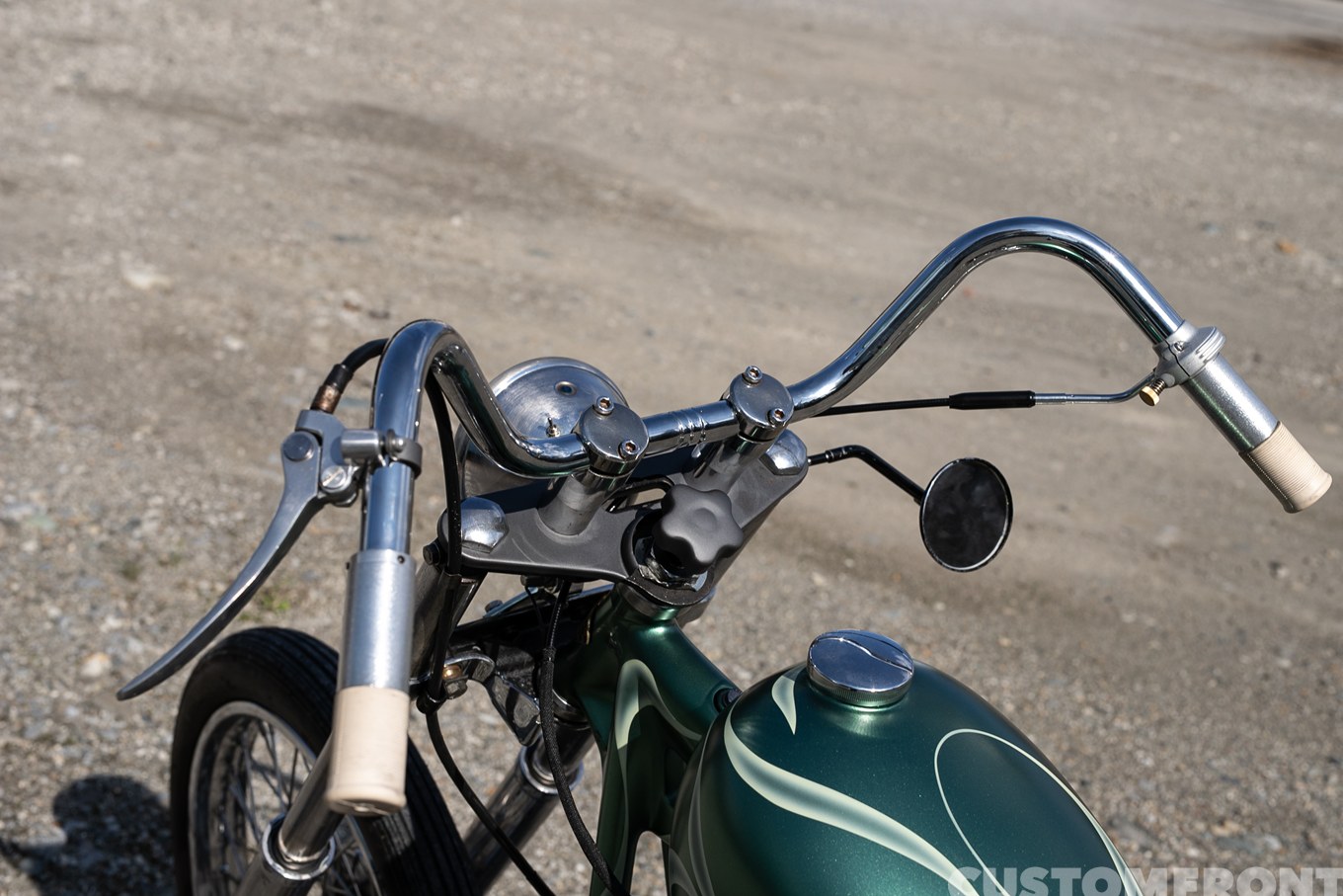 ショベルヘッドのオールドスクールのスムージングチョッパー 1979年のハンドル