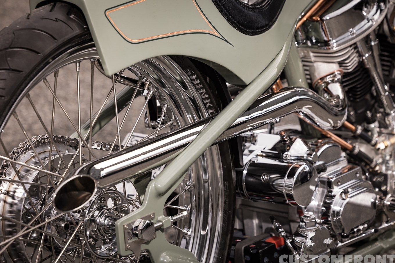 ハーレー S&Sパンヘッド(P93cu.in.)のショーバイクカスタムのマフラー