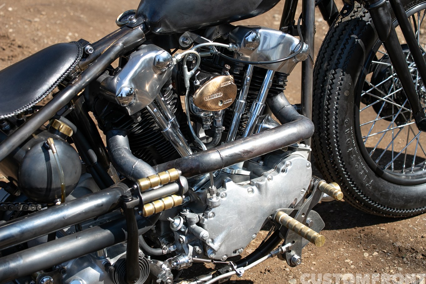 ナックルヘッド(V-Twin)のボバースタイルチョッパーのエンジン