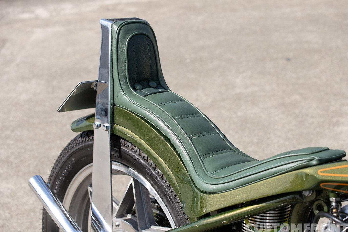 TRIUMPH T120Rの'70年代風ディガーチョッパーカスタム 1966年のシート