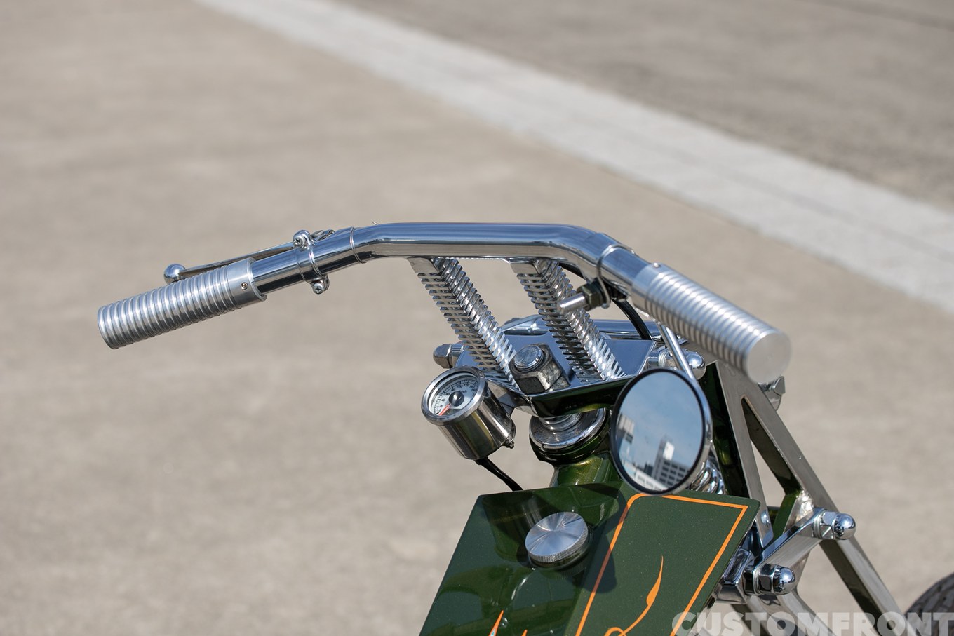 TRIUMPH T120Rの'70年代風ディガーチョッパーカスタム 1966年のハンドル