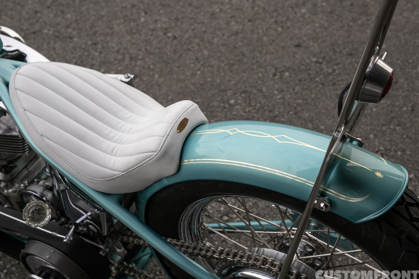 オールドスクールのショベルヘッドチョッパー FLH 1968年のリアフェンダー