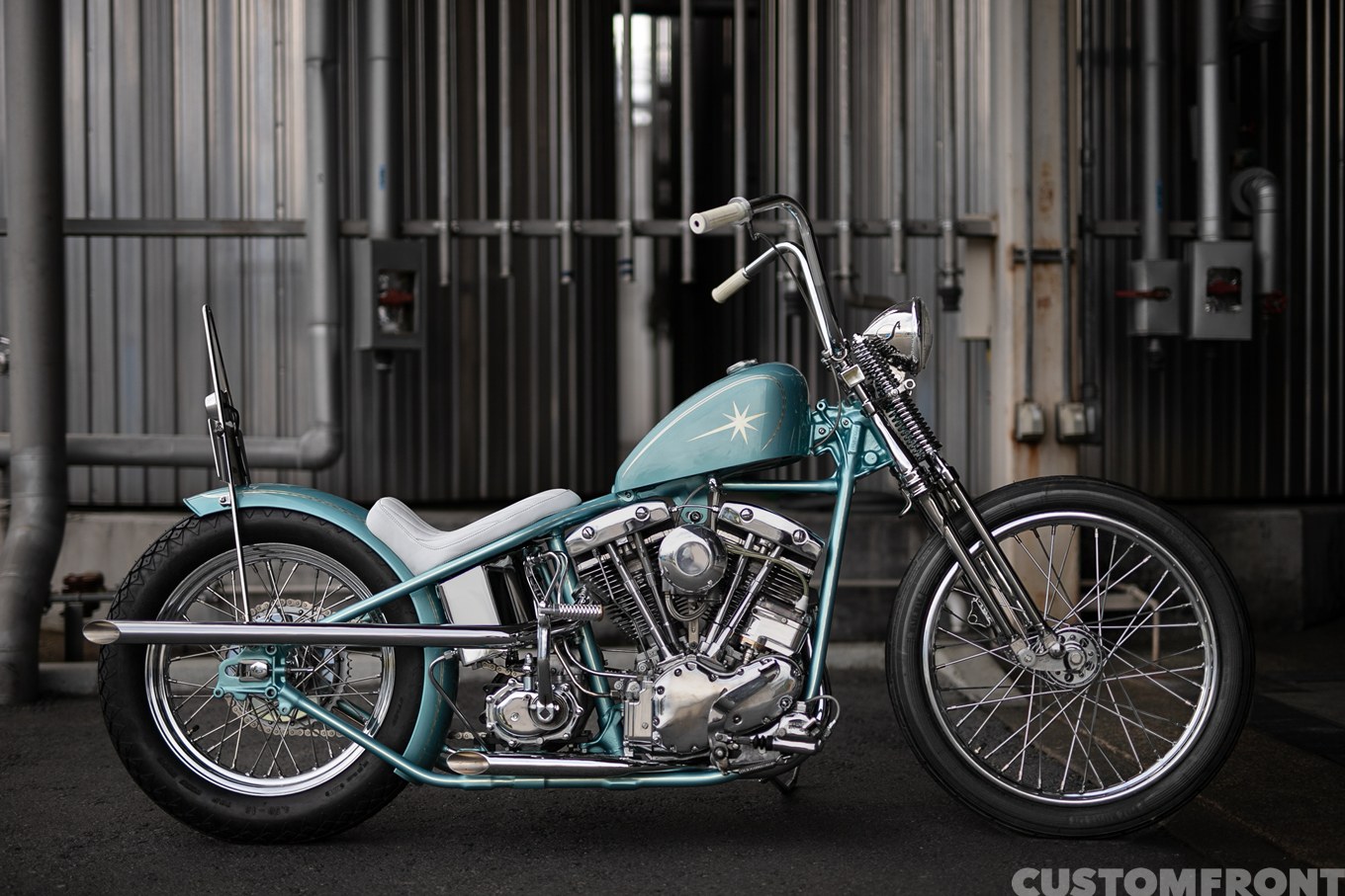 バイクガレージココロ(BGK)のオールドスクールのショベルヘッドチョッパー FLH 1968年