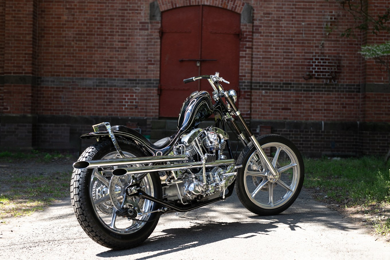 セブンモーターサイクルのアワードショーバイクカスタムのショベルヘッドチョッパー FLH 1969年