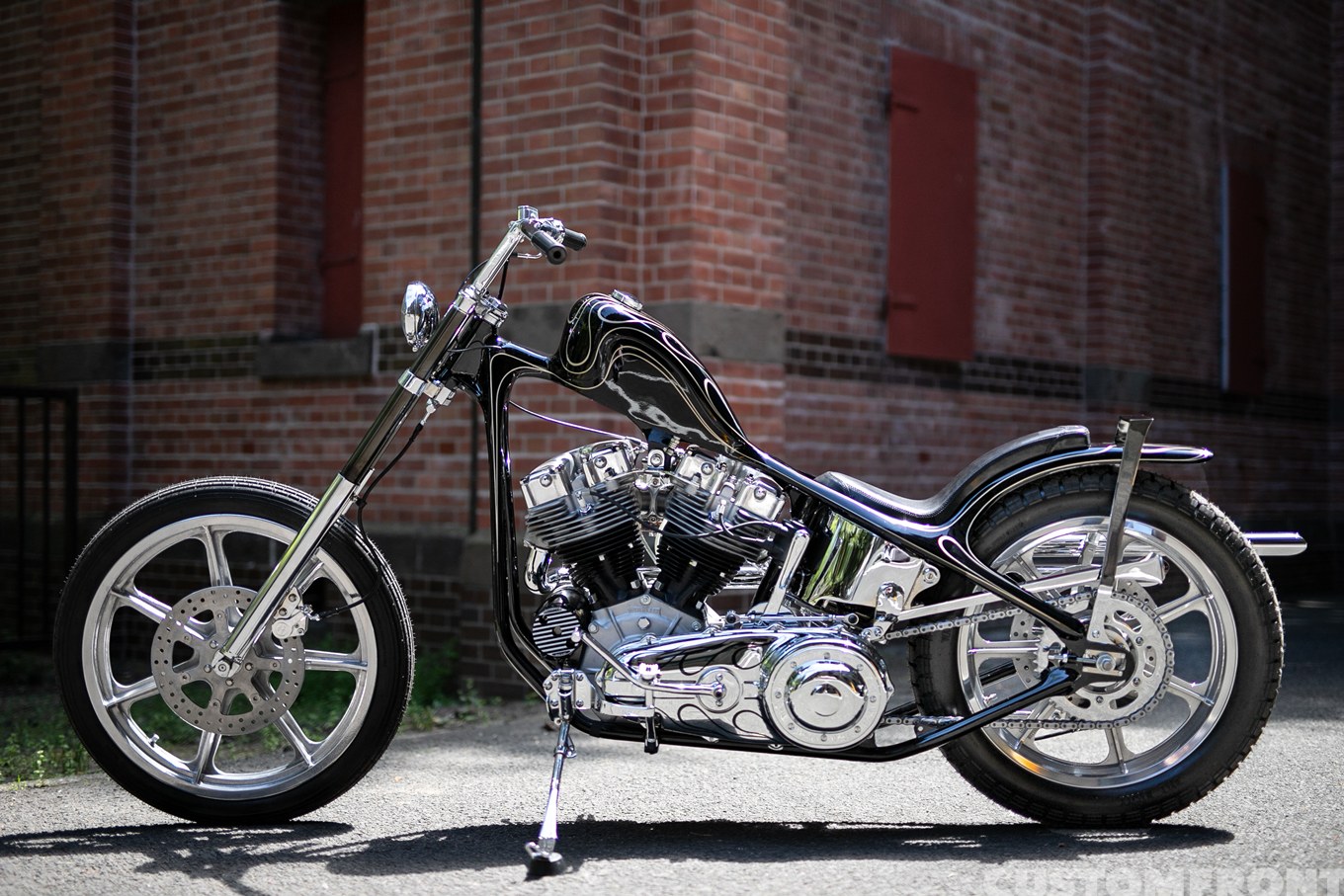 セブンモーターサイクルのアワードショーバイクカスタムのショベルヘッドチョッパー FLH 1969年