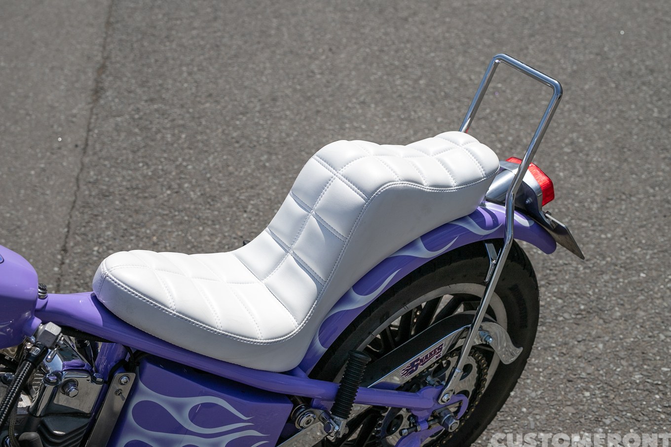 S&S ショベルヘッドのフリスコスタイルチョッパーのシート