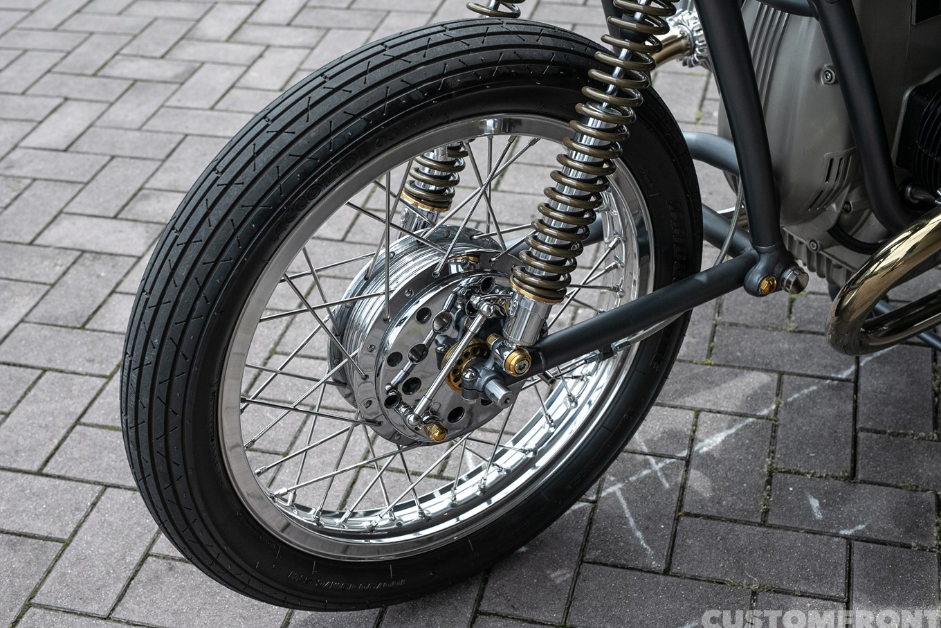 ベストカフェレーサースタイルのBMW Motorrad R100/7 1977年のフロントホイール