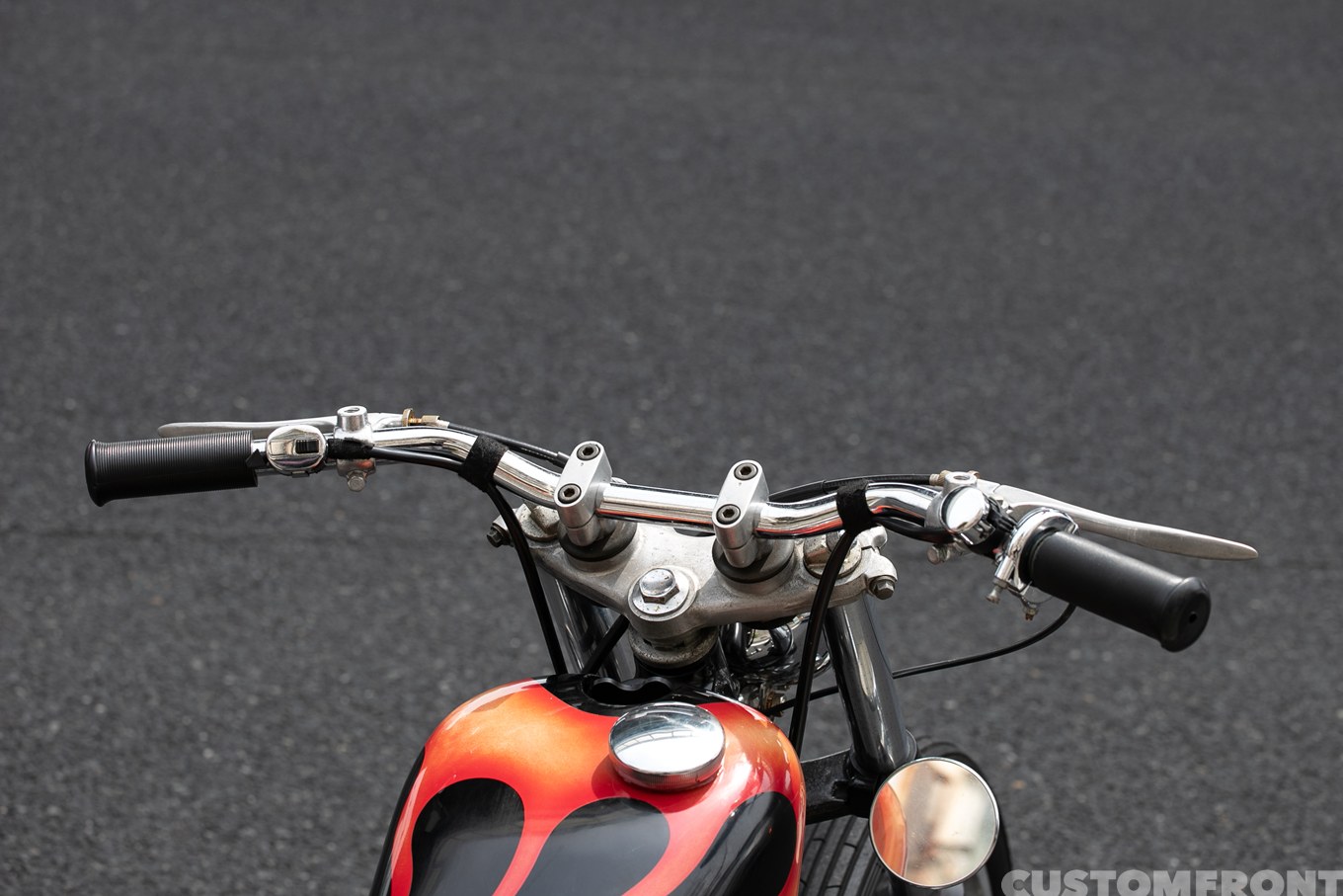 SR400のフラットトラッカーカスタム 1994年のハンドル