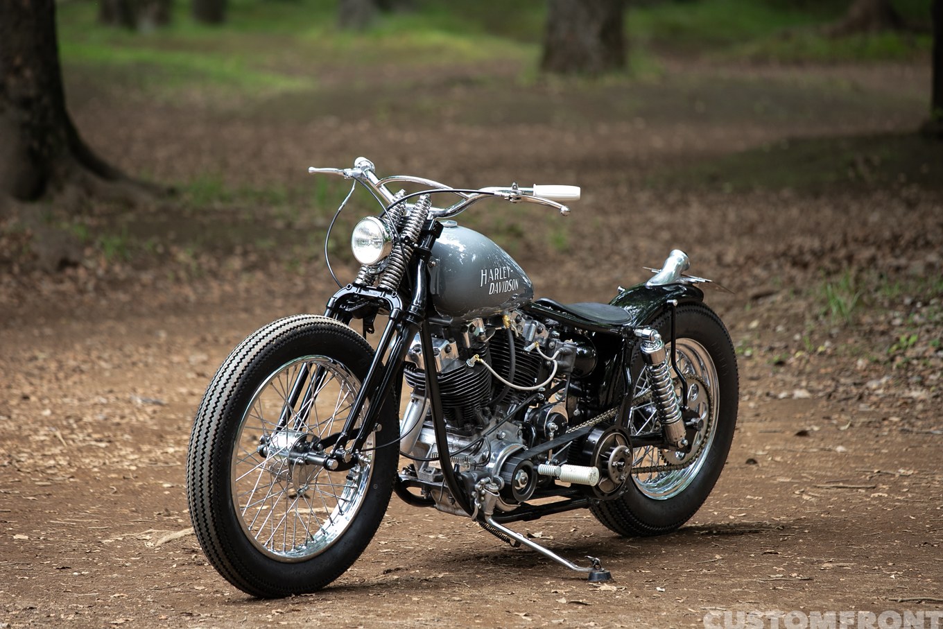 KICK BACK MOTORCYCLEのハーレー ショベルヘッド FXE 1976年のボバースタイルチョッパー