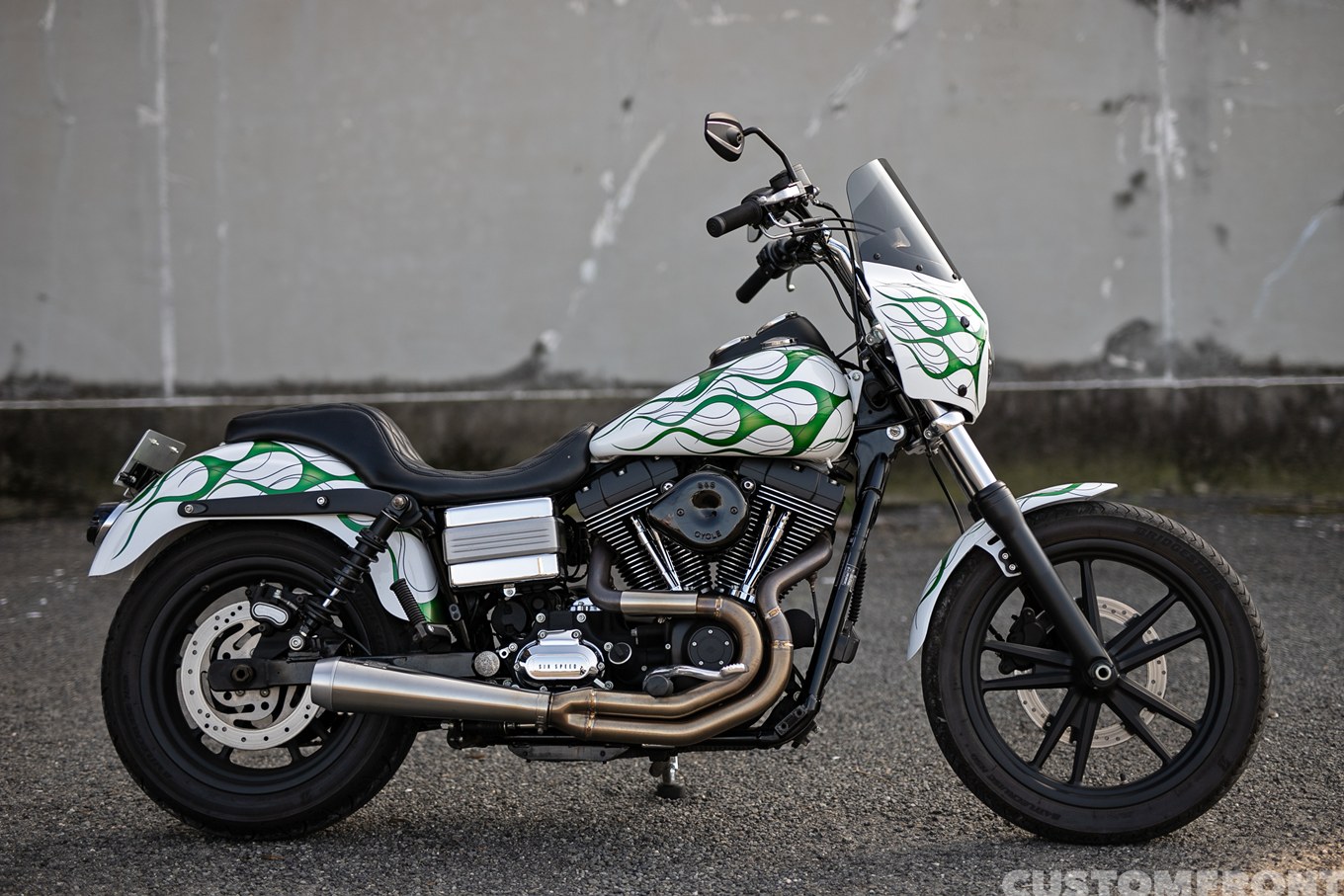 ナッツカスタムサイクルズのハーレー ツインカムダイナローライダー(FXDL)のクラブスタイルカスタム 2012年