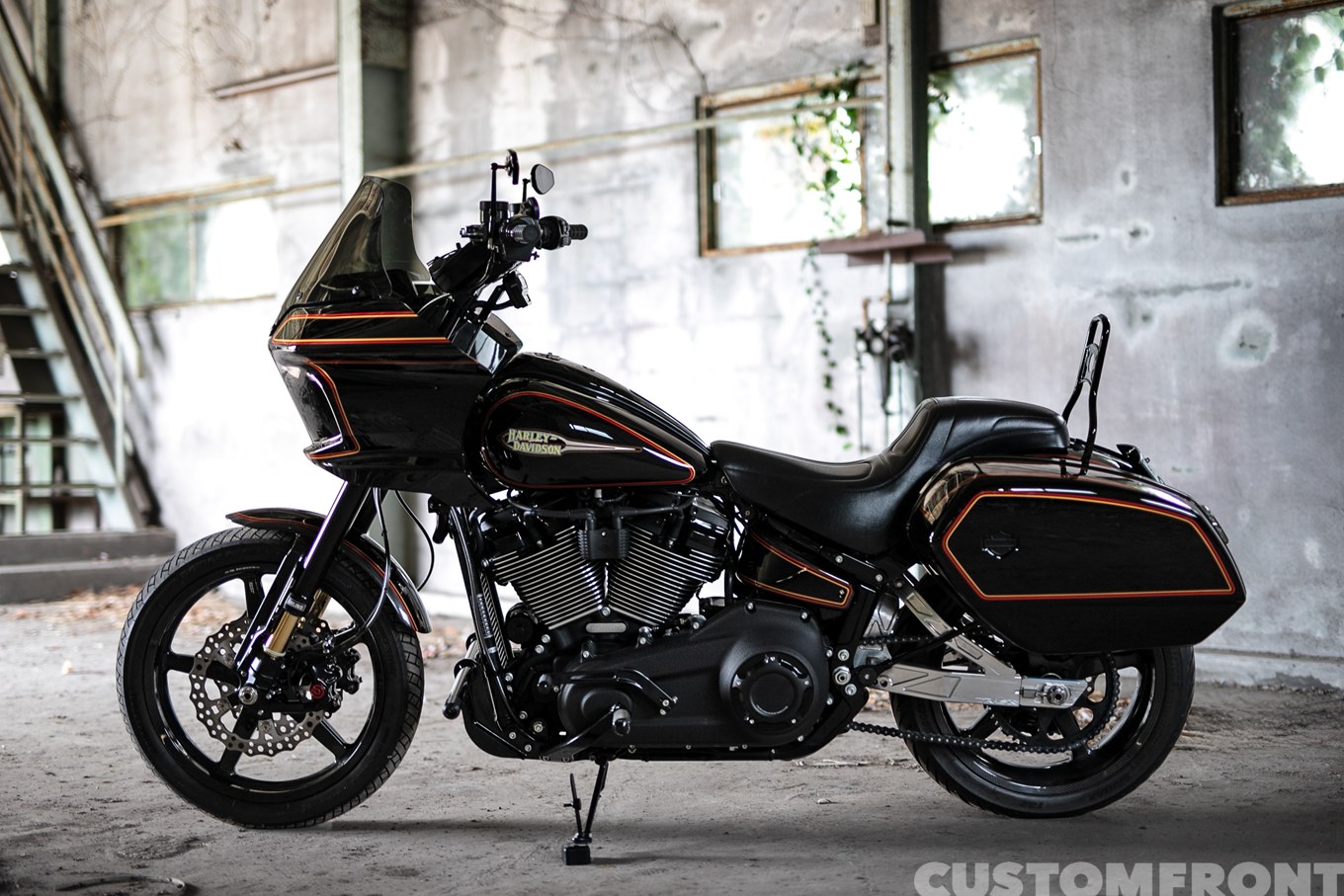 EIGHT MOTOR CYCLEのハーレー ソフテイルローライダーST（FXLRST）2023年のFXRフレームカスタム